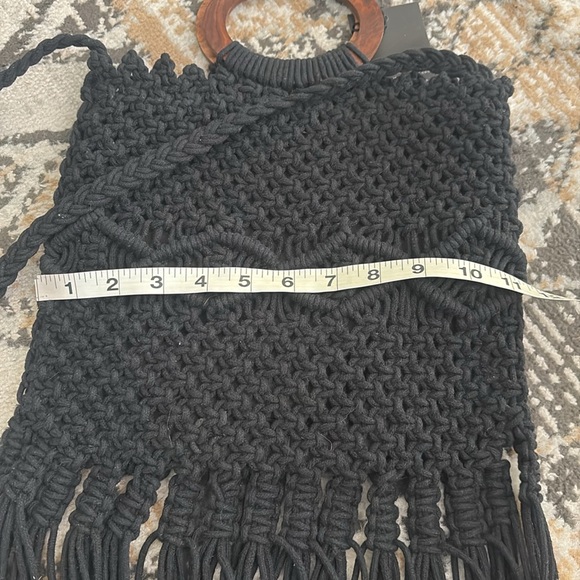 NWT Danielle Nicole Crochet Macrame Hand Bag Black Wooden Handles Boho Crossbody - Picture 8 of 10